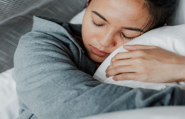 Can Depression Affect Sleep? Psych Blossom Explains
